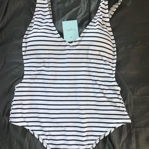 Cupshe never before worn one piece bathing suit!